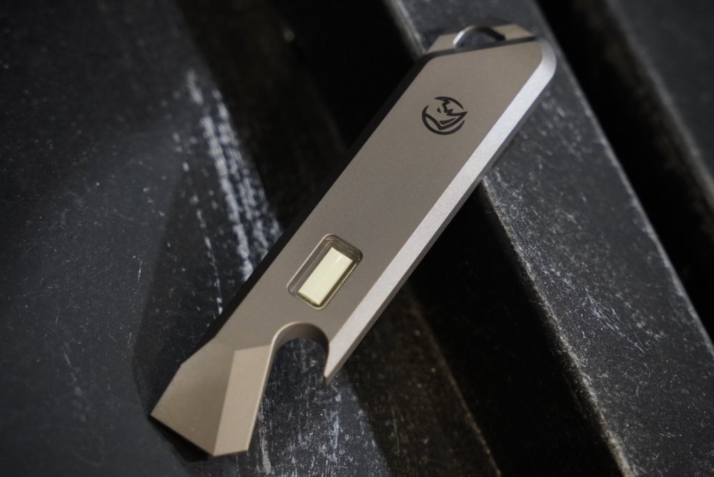 jkarmy_int's tweet image. One of the Best EDC Tools 
By GLOW RHINO ✨

Titanium Made Pry Bar with Tritium Insert 

Strong, Effective &amp;amp; TSA Friendly 

#edc #glowrhino #prybar #tritium