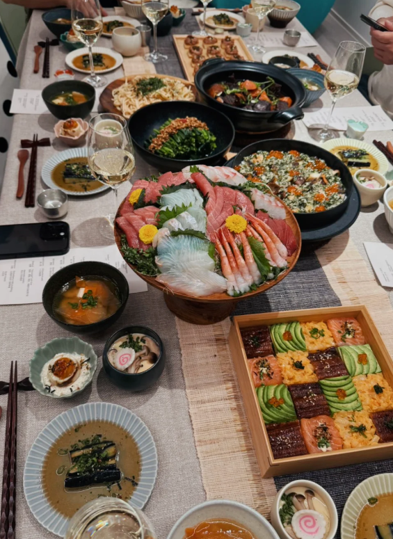 今日は同僚と今年最後の会食ですね！~😊