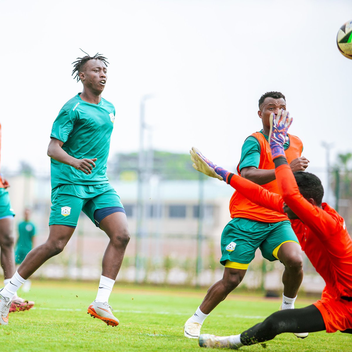imfuraluc01's tweet photo. #CHANQ2025 | #RWASSD 

18H00 

RWANDA 🇷🇼 vs 🇸🇸 South Sudan 

#TweeInyumaYAmavubi 

Abana bari mu biruhuko, muze Dushyigikire @RwandaAmavubi kwinjira kuri mwe ni ubuntu! 

Abandi ni 1000 ahasigaye hose, Twuzure #AmahoroStadium Dusezerere South Sudan! 

Karibu… TWAGIYE! 

@betPawaRW @Exibine_ 

@bbkigalifm 89.7 FM