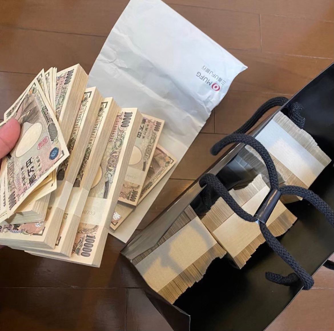 本日現金振込希望の方？

・お一人50万円

参加方法は【いいね、フォロー、リポスト】
のみで受け取り完了です。

＊確認次第24時間以内に配布。

現金、PayPay、ビットコインの中
から希望を選んでコメントしてください

※受け取りはプロフから