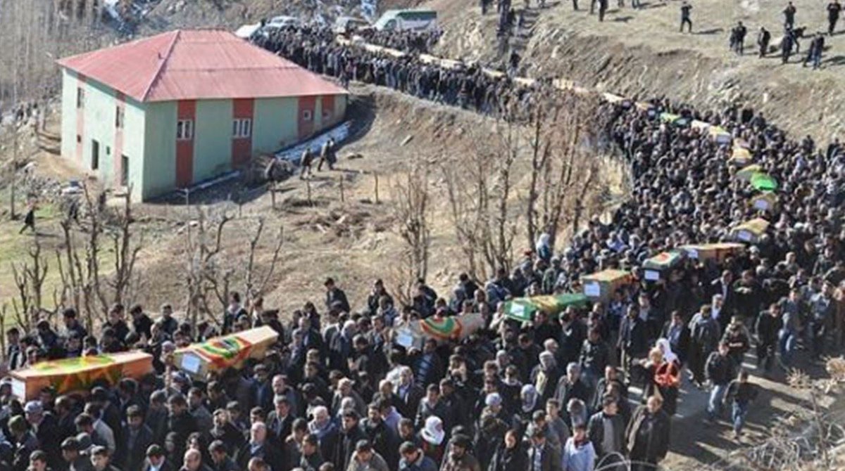 gulistan_sonuk's tweet image. Birîna dilê me a 13 sala ye Roboskî…
Divê demildest kujer bên darizandin û cezakirin 
#RoboskiKatliamınıUnutma 
#RoboskiKatliamı