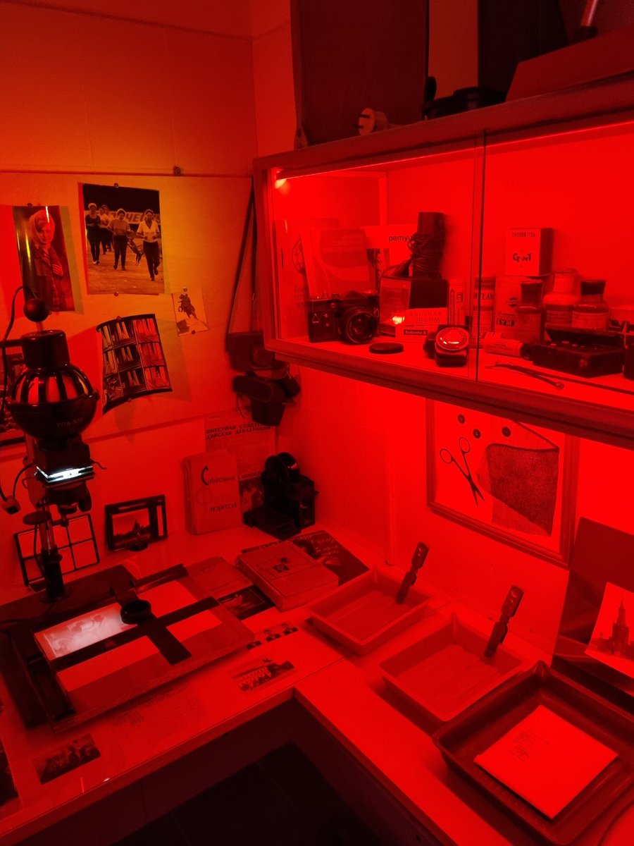 a_kolola's tweet image. The film development is not easy and time consuming procedure, I've estimated at the photo exhibition. Still no problem for enthusiasts. I'd like to develop my films personally in the future 🎞️

#Photoupdate #filmphotography #filmDevelopment #retrocamera #redRoom