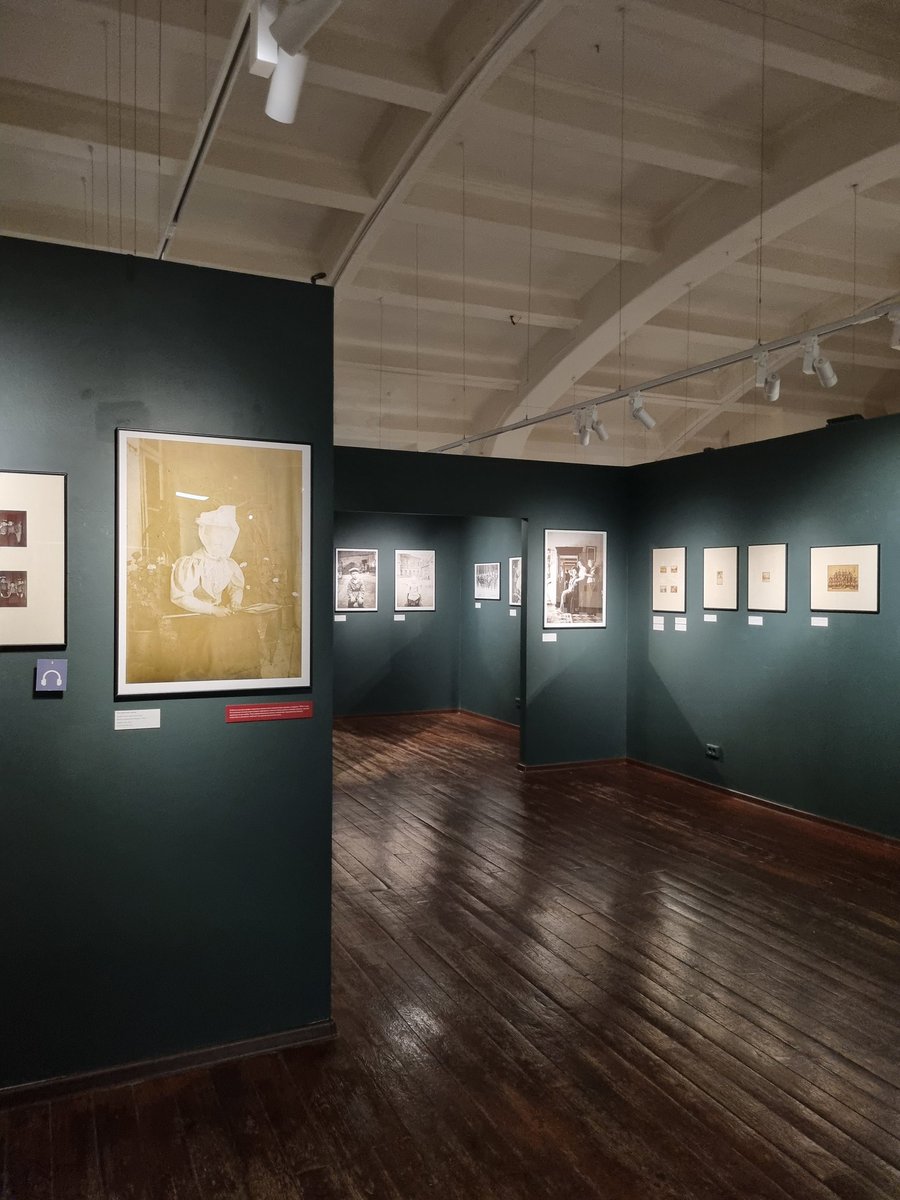 a_kolola's tweet image. The film development is not easy and time consuming procedure, I've estimated at the photo exhibition. Still no problem for enthusiasts. I'd like to develop my films personally in the future 🎞️

#Photoupdate #filmphotography #filmDevelopment #retrocamera #redRoom