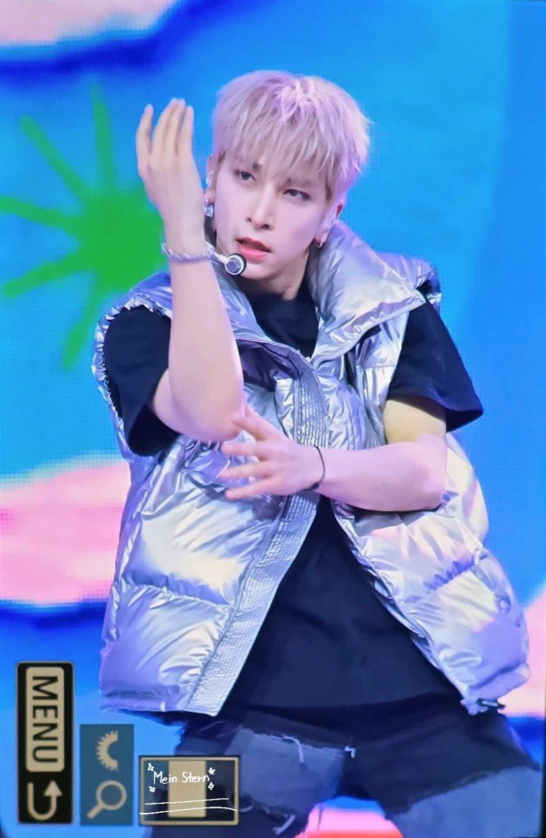 meinStern__'s tweet photo. 28122024 Starlight Boys Final Pre

Pretty boy (✪ω✪)

#한결 ＃HANGYUL
＃My_Super_Star_Hangyul
#비에이이173 #BAE173
#STARLIGHTBOYS #星光闪耀的少年 #스타라이트보이즈 https://t.co/z2AEBQBaZT
