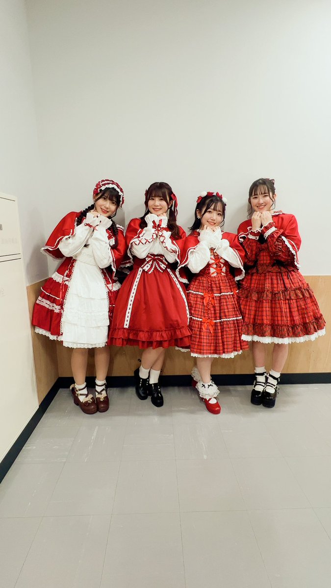 狼と4人の赤ずきん