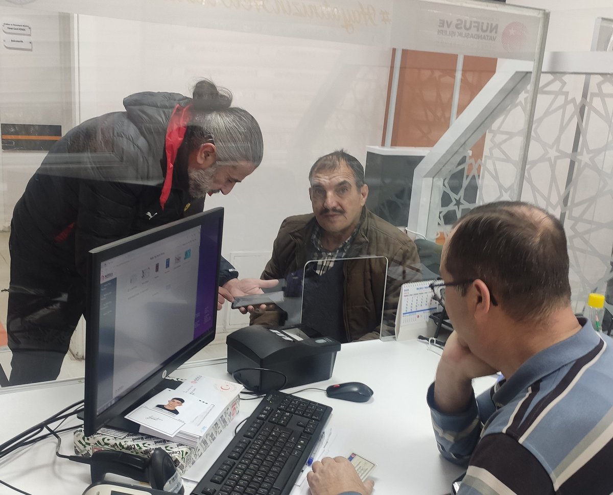 Eski kimliklerin yeni kimlik kartı ile değiştirilmesi için Uşak Nüfus Müdürlüğü olarak 28.12.2024 tarihi itibariyle görevimizin başındayız.
#Hayatınızınheranında
#Hayatkimliğinlekolay
<a href="/aktasnaci/">Naci Aktaş</a> <a href="/itasyapan/">İbrahim Taşyapan</a> <a href="/TC_UsakValiligi/">Uşak Valiliği</a> <a href="/canerkosek/">Caner Cavit KÖSEK</a> <a href="/UsakNufus/">Uşak İl Nüfus ve Vatandaşlık Müdürlüğü</a> <a href="/IlceUsak/">Uşak Merkez İlçe Nüfus Müdürlüğü</a>