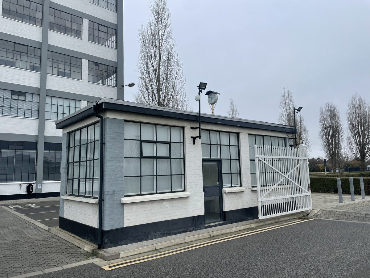 OSaumarezSmith's tweet photo. The Bata Factory in East Tilbury (from 1932), a proper slice of Czech functionalism designed by Jan Kotěra, František Lydie Gahura and Vladimír Karfík, an interwar mittleuropa modern vision incongruously rising from the Essex marshes. https://t.co/wPbeRgxex8