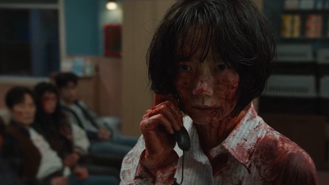 kdramabijj's tweet photo. #FamilyMatters is such a perfect balance of family, comedy, thriller and action, however the ending was a total cliffhanger!! if i rack my brain, youngsoo is technically performing brain hacking to us; she has been showing us her family plan and story all along 👀 it’s crazyyyy https://t.co/Yfy2PPIzMk