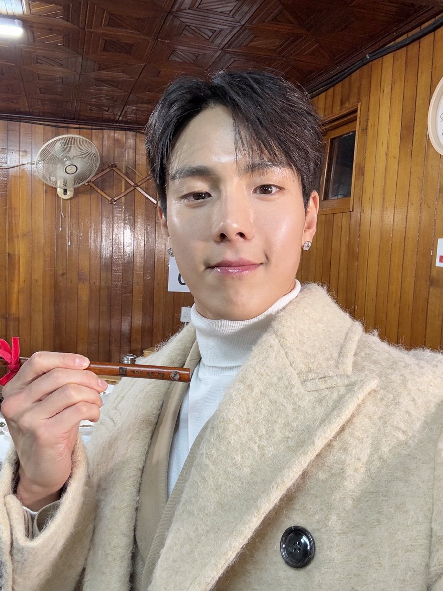 올해 정우랑 많은 게스트 분들과 정말 잘 먹고 다녔는데요 다시 한번 감사하고 앞으로도 밥 잘먹고 다니겠습니다 #셔누