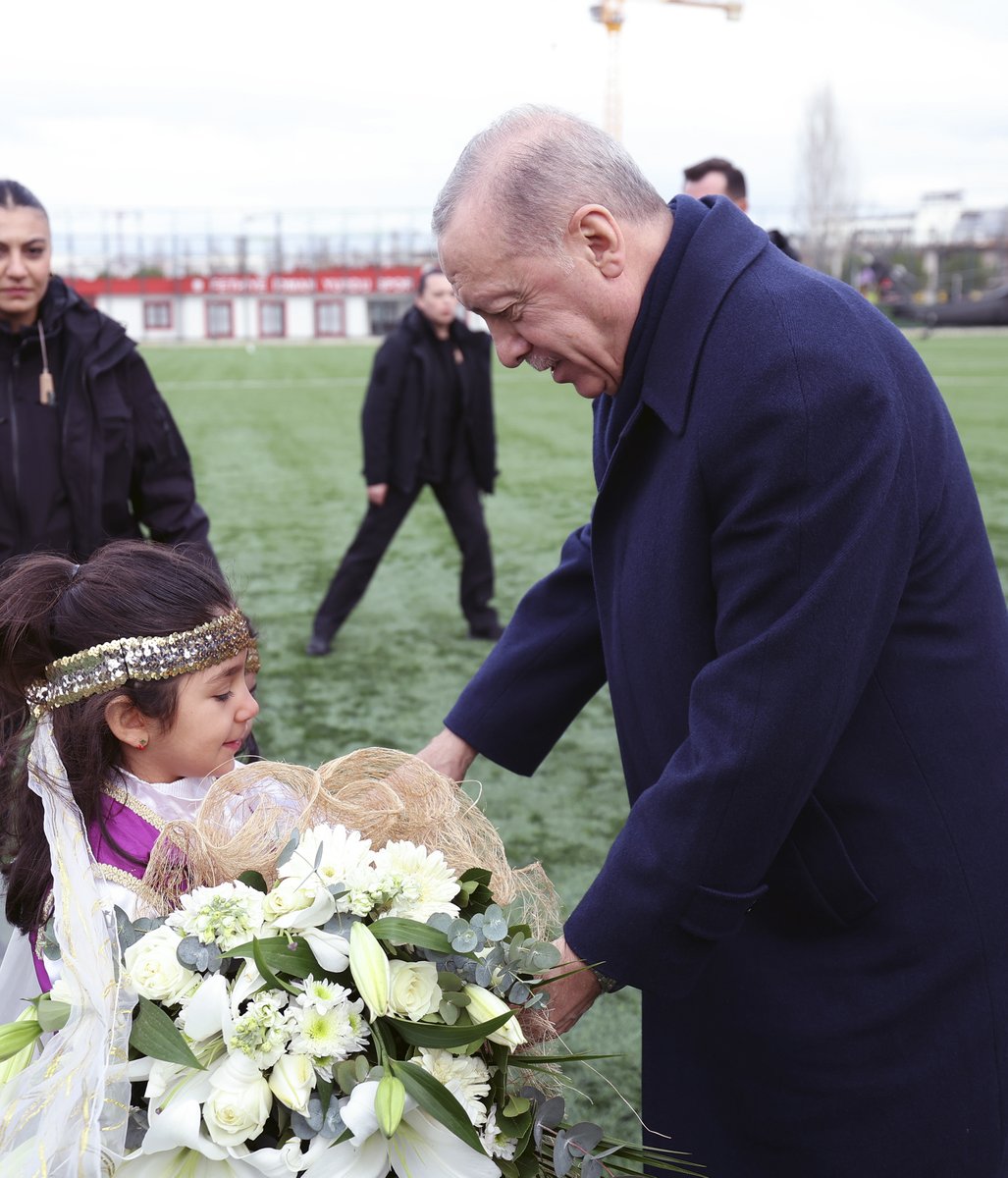 Genel Başkanımız ve Cumhurbaşkanımız Recep Tayyip Erdoğan, Bursa 8. Olağan İl Kongremize katılmak üzere Bursa'ya geldi. 
Umudun, İcraatın, Geleceğin #AdıAkParti