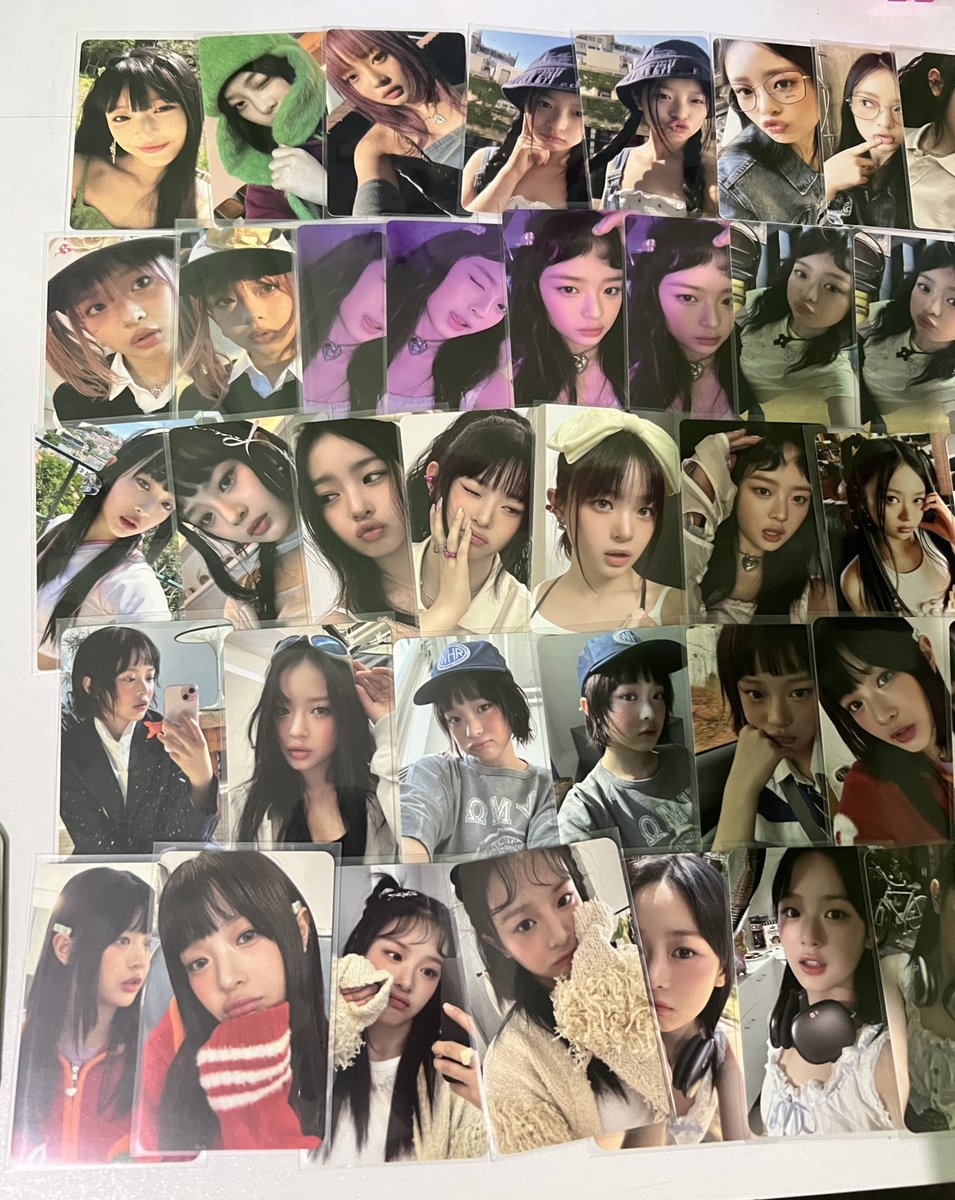chaengieppo's tweet photo. wts lfb hanni photocards interest check inch newjeans album pc seasons greetings bunnies club

may interested pa ba kay hanni pcs as set? 🥺 https://t.co/oJw7n10UH1