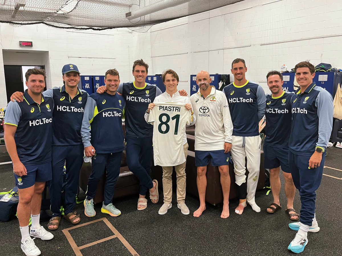 OscarPiastri's tweet photo. Awesome day at the cricket https://t.co/6Xrt8YroTl