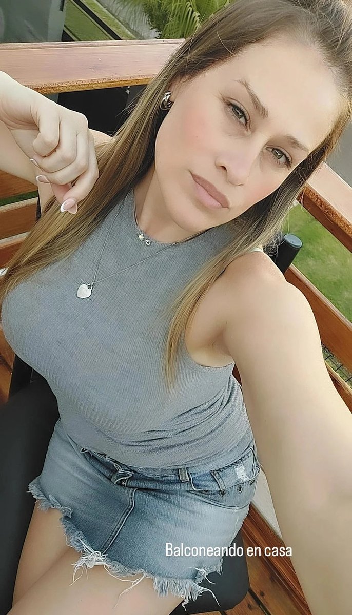 Vani38741022683's tweet photo. Buen Sábado...Balconeando en casa 🏠 #Buensabado #Balconeando #Casa https://t.co/31w6TcfcwD