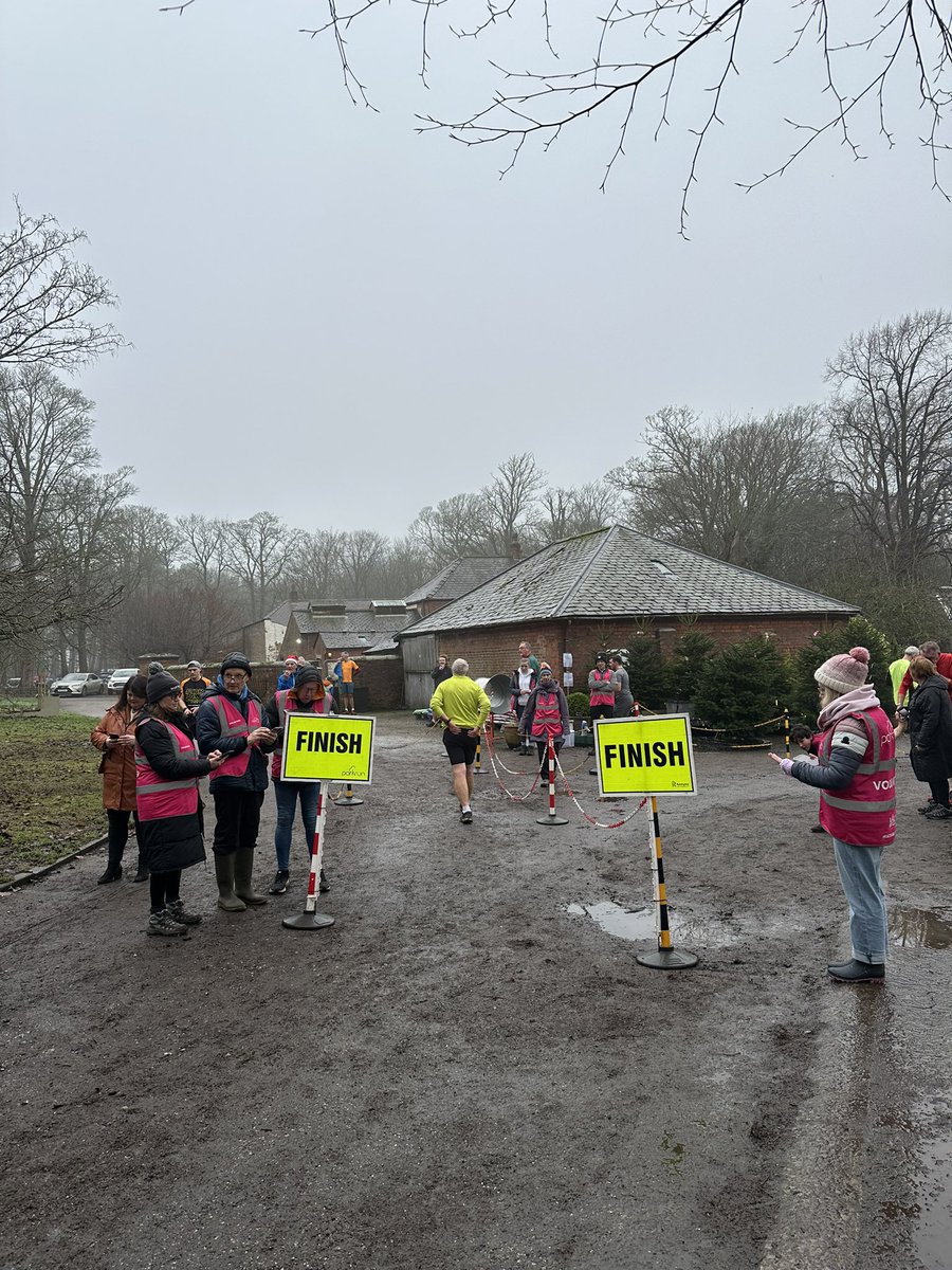 The final parkrun of 2024 is done! Thanks to all our amazing volunteers for their efforts today and all year round - we can’t do it without you! Great event with over 250 finishers. 

Same again next year? Bring on 2️⃣0️⃣2️⃣5️⃣! <a href="/parkrunUK/">parkrun UK</a> 🧡