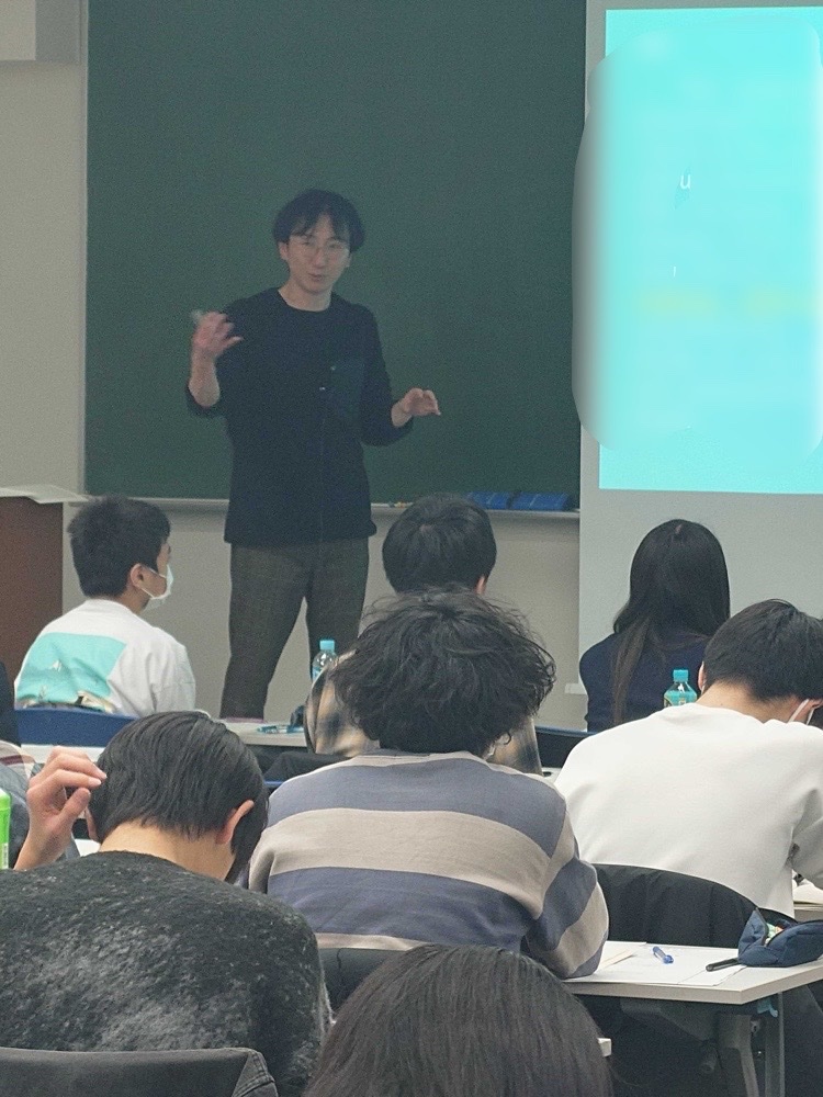 本日御茶ノ水校では駒橋輝圭先生の高3東大英語in Depth、林修先生の高1