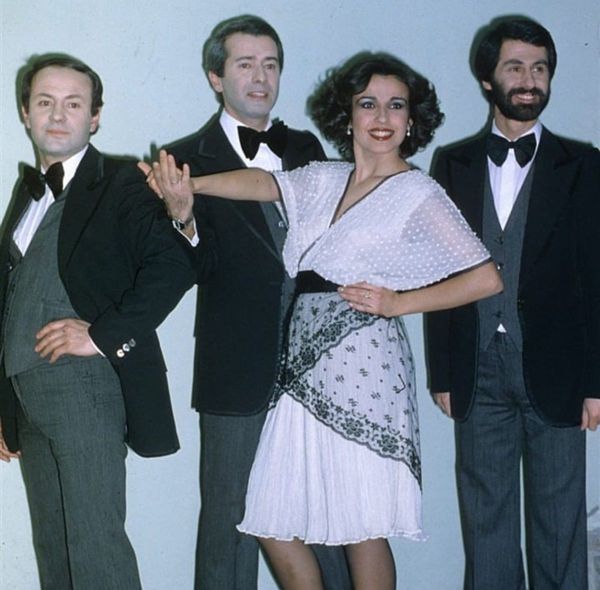 Eurovision Türkiye on X: "1981 yılında "Dönme Dolap" şarkısıyla Türkiye'yi Ayşegül Aldinç ile birlikte temsil eden Modern Folk Üçlüsü üyesi Selami Karaibrahimgil hayatını kaybetti. Eurovision Türkiye Ailesi olarak başsağlığı diliyoruz. https://t.co ...