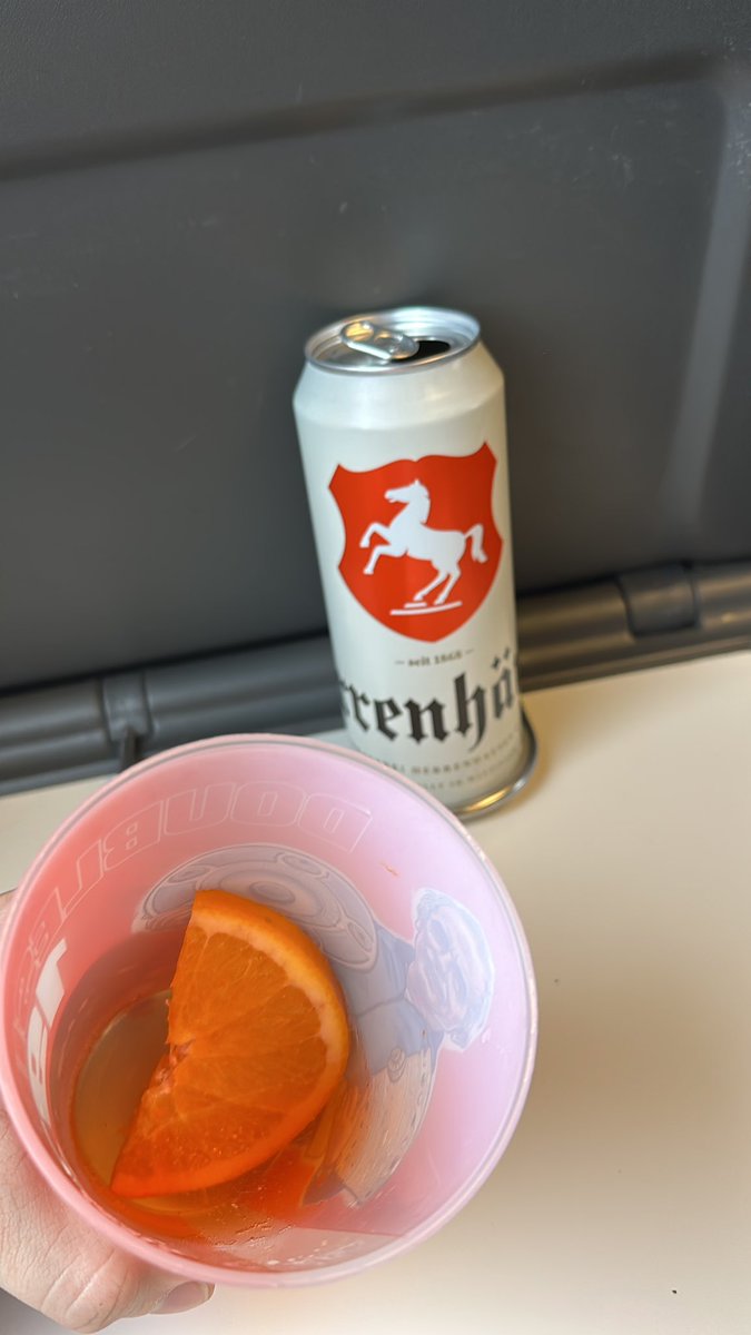 Kein Bordbistro? Kein Problem für den ECH!