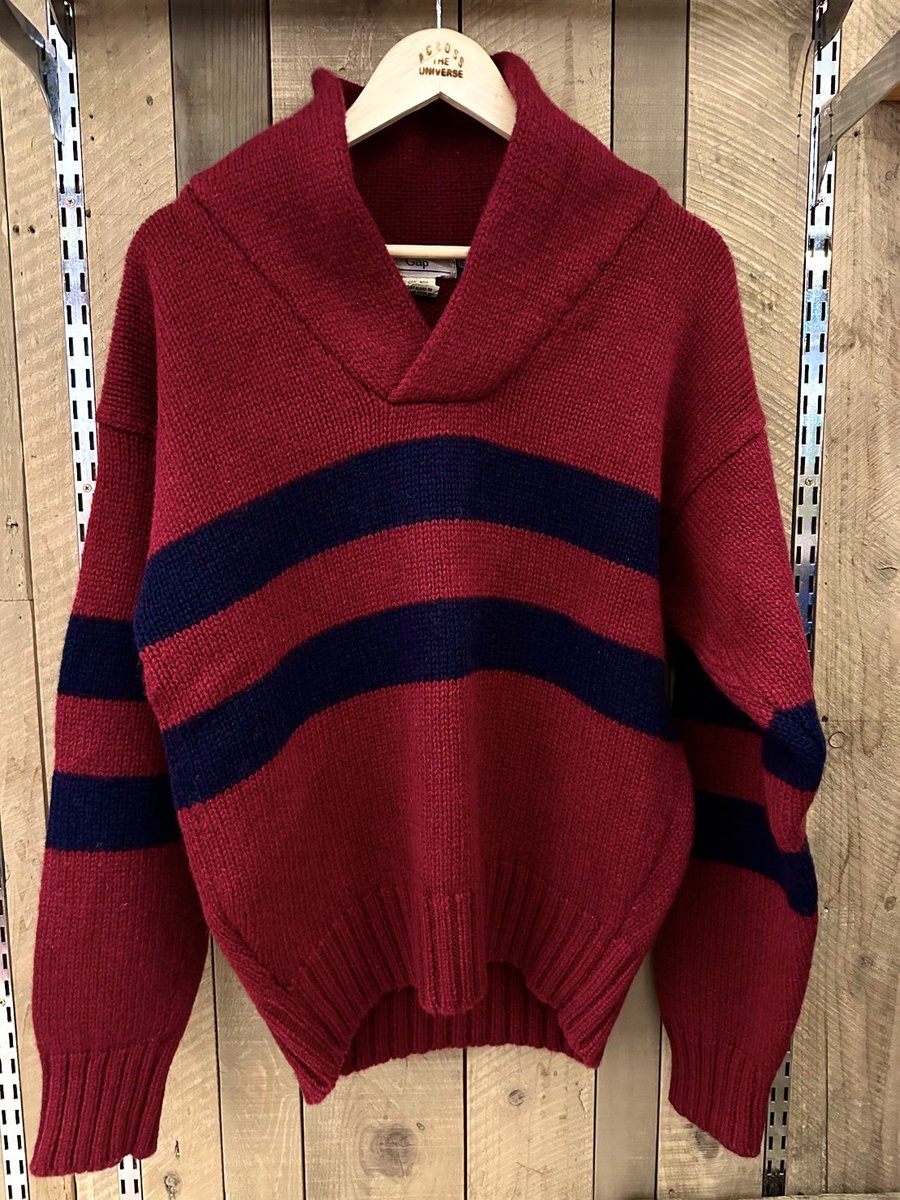 across_1977's tweet photo. 【本日のピックアップ】
90's~ OLD GAP
ショールカラーニット
sise:L
おしゃれなディティールにカラーリング。
肌触りの良いニットです。
#古着 #gap #oldgap #ニット https://t.co/pXZRWuqxgG