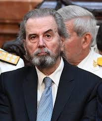 Recriminan al ex Juez de la Corte Suprema, Maqueda que votó a favor de la pesificación de los depositos en dolares un 26 de octubre de 2004.  Años mas tarde respaldó la confiscación de aportes privados en las AFJP.
Pero nada dicen que este ex Juez , junto a los actuales miembros