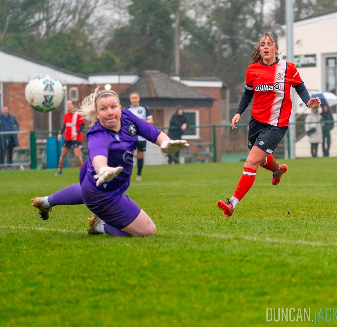 Luton Town Ladies Football Club tweet media