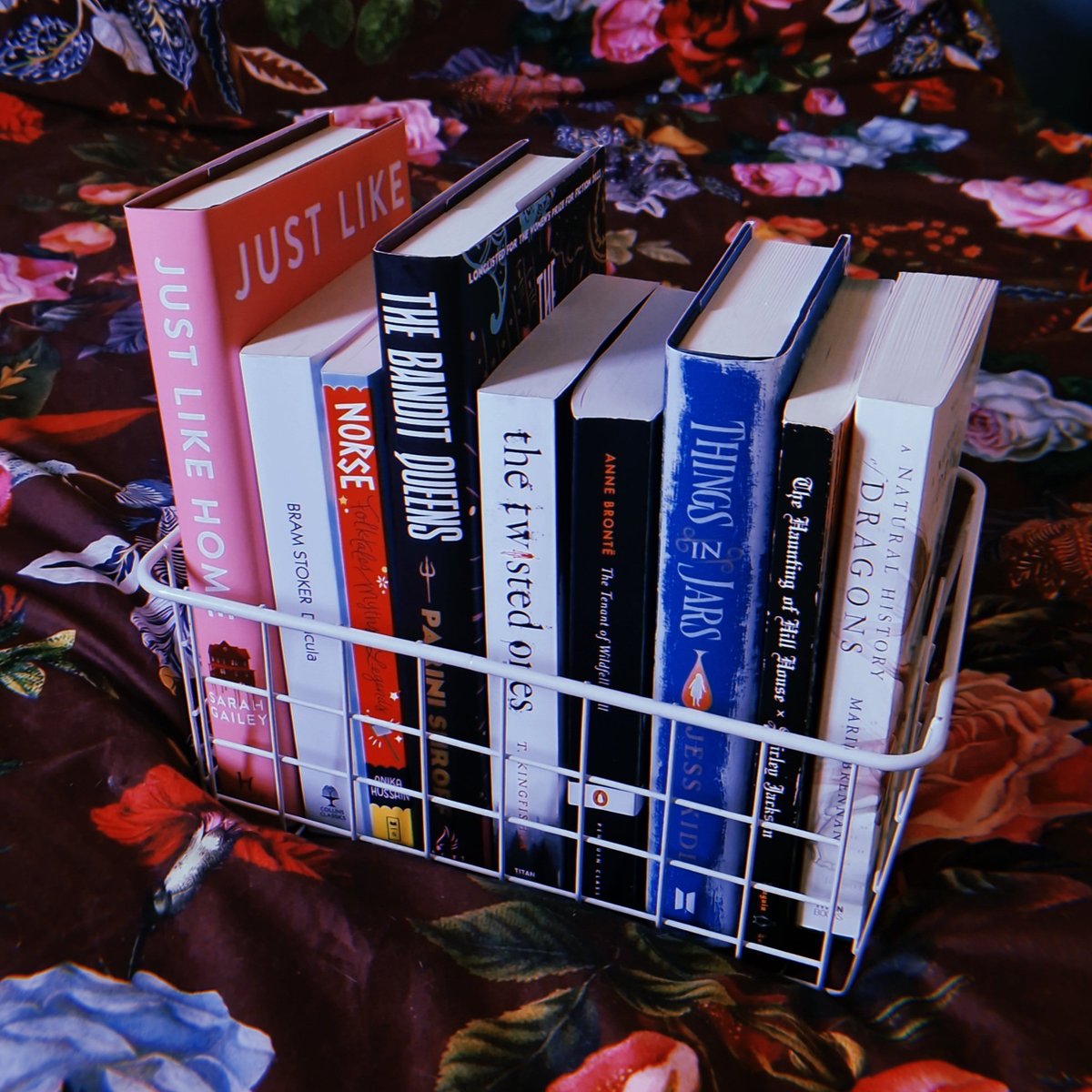 ladette_M's tweet photo. The patreon wrap up went really well! And I'm pleased to see some of you are picking up these books after my glowing reactions 🥰💜 https://t.co/fnWOEuf1bC