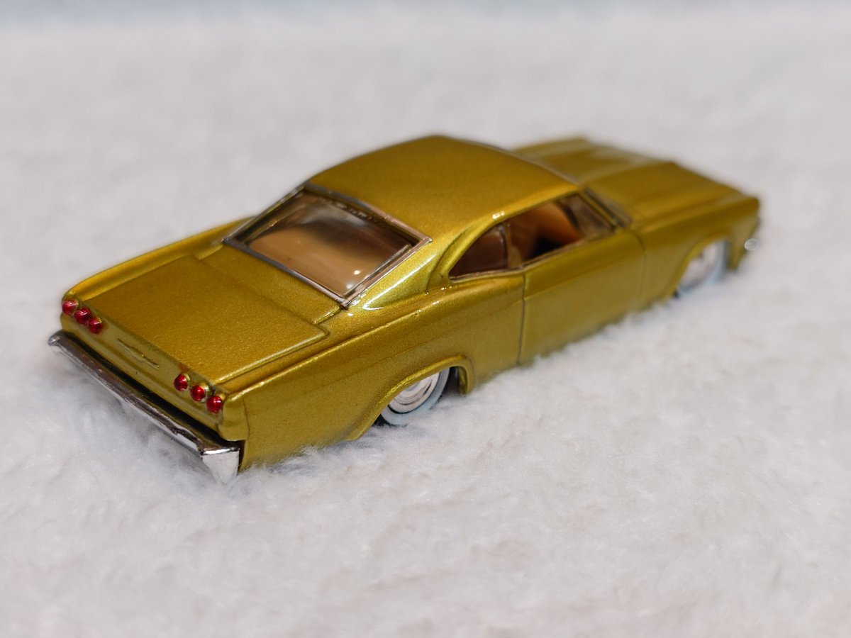 yasuoSu70339660's tweet photo. 歴代カスタム紹介🤗
ホットホイール '65 IMPALA
これは、マイルドカスタムです。
コレも、初期の作品になります。
昔、Calマガジンに掲載させて
頂きました。
#ホットホイール
#65IMPALA
#HotWheels https://t.co/vglgGcSxC9