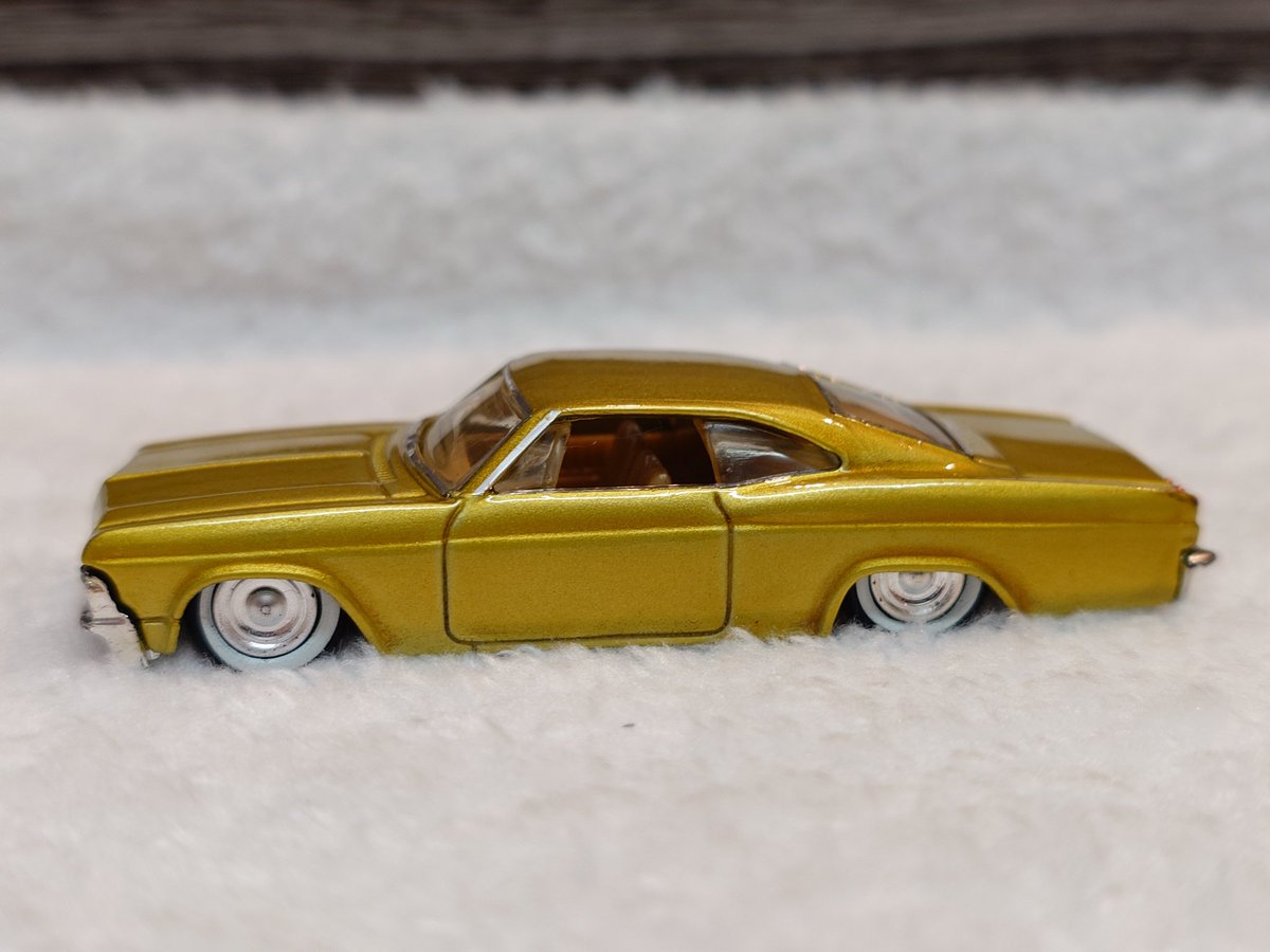 yasuoSu70339660's tweet photo. 歴代カスタム紹介🤗
ホットホイール '65 IMPALA
これは、マイルドカスタムです。
コレも、初期の作品になります。
昔、Calマガジンに掲載させて
頂きました。
#ホットホイール
#65IMPALA
#HotWheels https://t.co/vglgGcSxC9