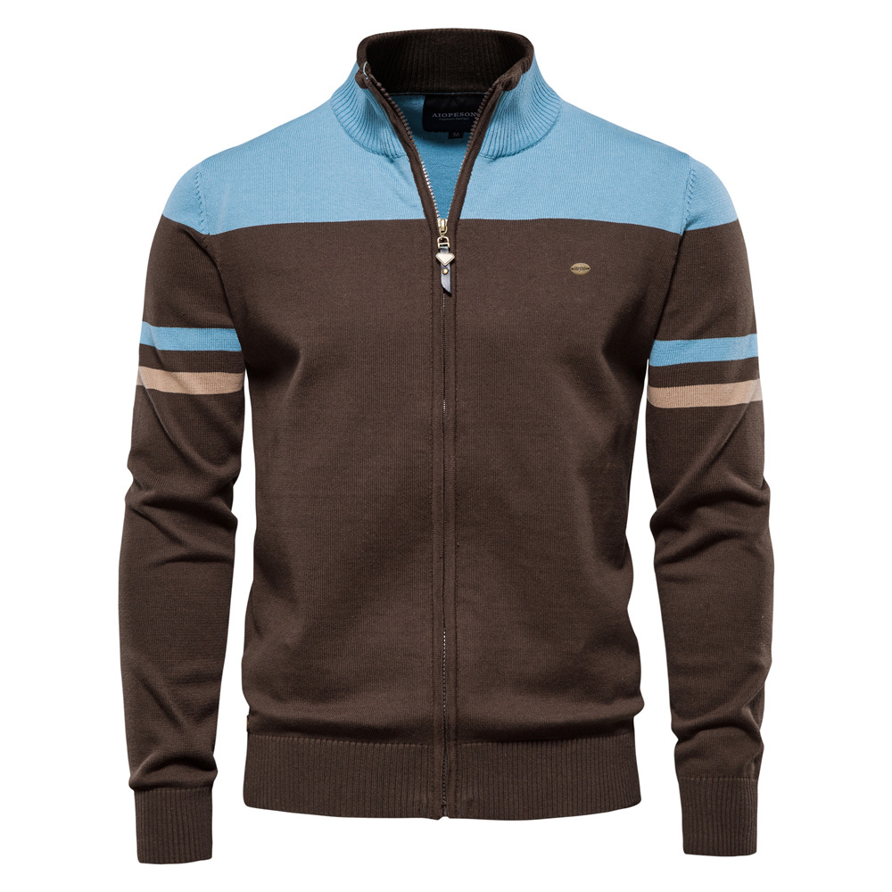 Aiopeson's tweet image. The thickness of this cotton sweater is just right, offering good warmth without feeling heavy or restrictive. It is perfect for spring and autumn, and can even be worn as an inner layer in winter