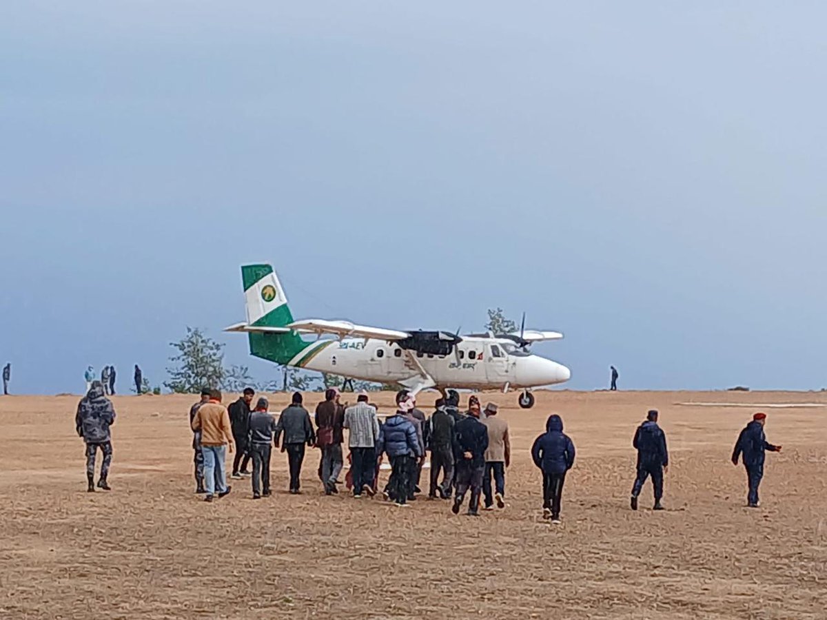 hello_CAANepal's tweet photo. Twin-engine Aircraft का लागि डिजाइन गरिएको अछाम जिल्ला स्थित कमलबजार विमानस्थलमा आज मिति २०८१ पौष १३ गते ´Twin Otter DHC-6´ विमानबाट सफल परीक्षण उडान सम्पन्न भएको छ । सम्बद्ध सम्पूर्णमा आभार प्रकट गर्दछौं । https://t.co/6GhdZ0mfCu