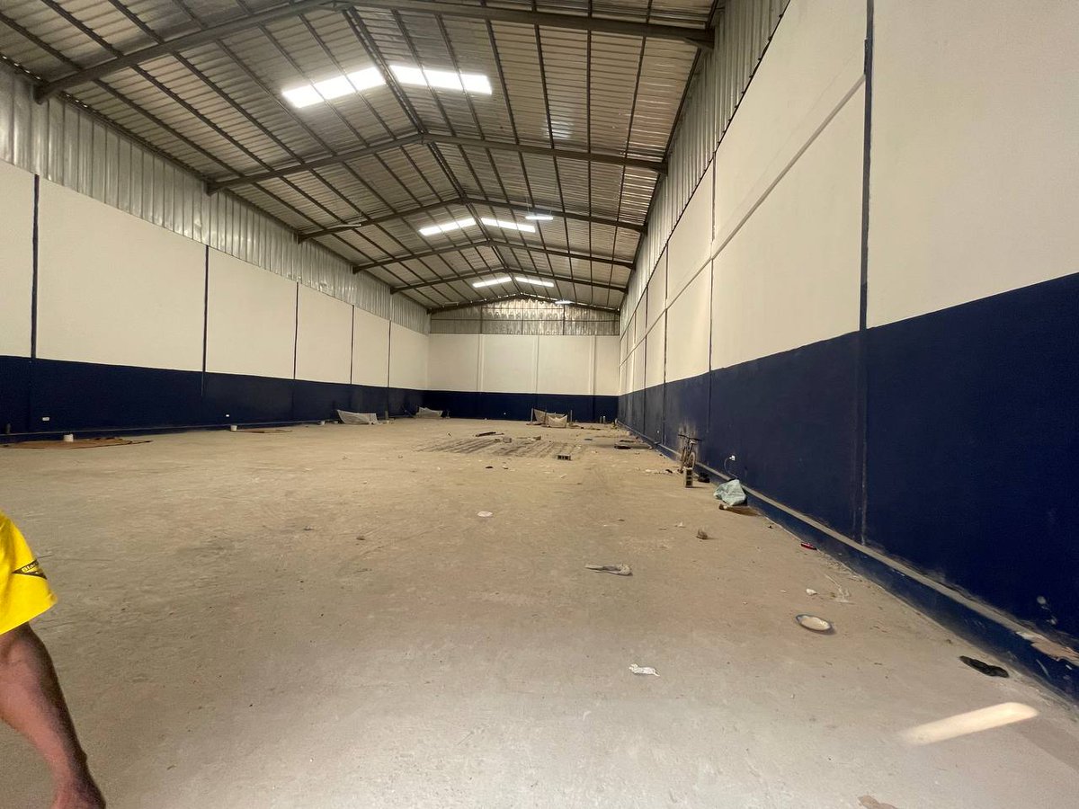 groupeleskelly's tweet photo. #Entrepots à louer
- 3 entrepôts de 1000 m² 3 500 000f
- 1 entrepôt de 1300 m² 4 000 000f
Situés à Koumassi Bia-Sud, vers le camp Commando, ces entrepôts sont idéals pour l'entreposage et le stockage de vos marchandises...
TEL : +225 0706061222/ 0778750360 https://t.co/qVFSJI7cwU