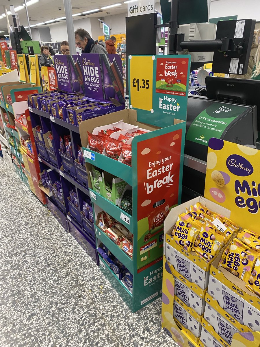 WrightDom's tweet photo. On the Fourth Day of Christmas my true love sent to me…
Four Morrisons ‘Happy Easter’ Kitkat eggs? https://t.co/0l3Sng05VO