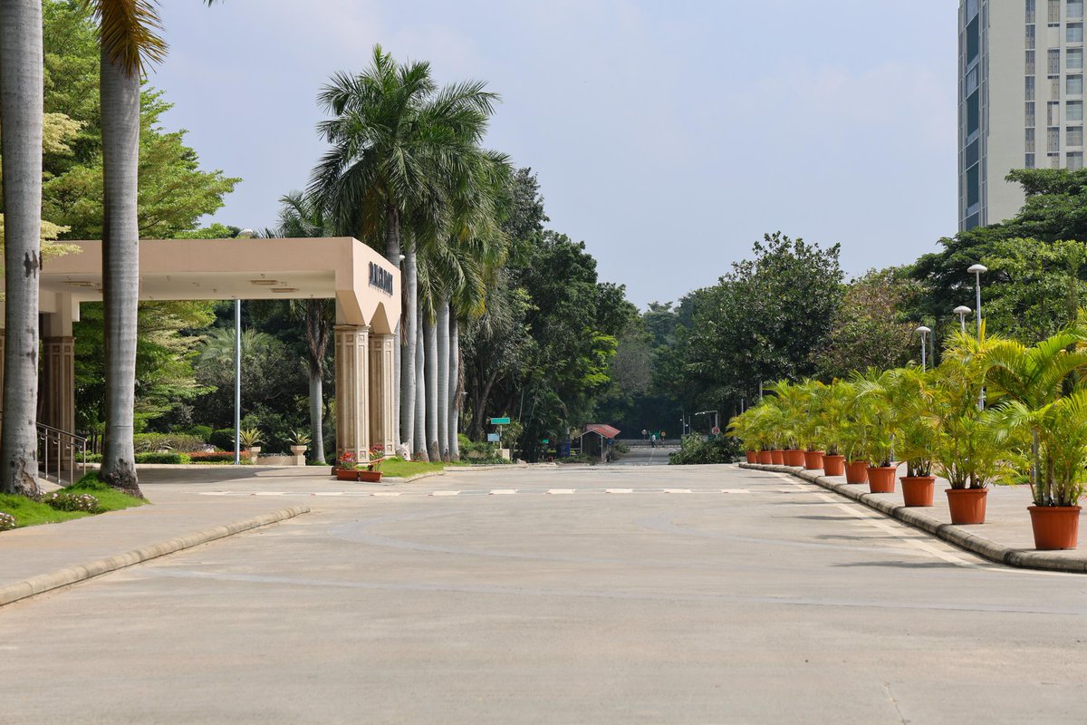 VIT_univ's tweet photo. The Campus is sporting a deserted look and can't wait for you to come back in 2025 to add the much needed colour &amp; vibe.

Pic Credit - Victor, Outreach

#VIT #VelloreInstituteofTechnology #CampusLife #DesertedCampus #WinterHolidays #NewYear2025 #LifeAtVIT https://t.co/9h52dIw5vd