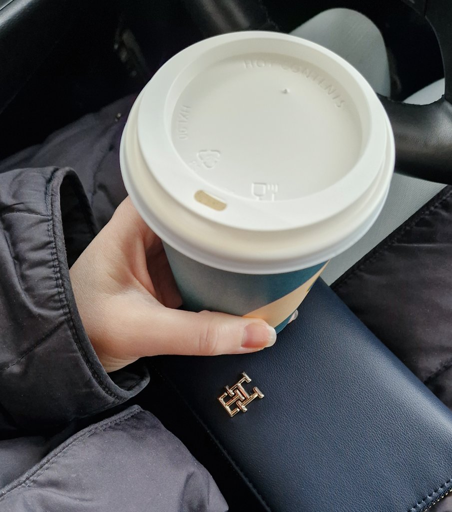 Fahre nun 1.5 Stunden zu meiner Freundin. Für unterwegs gab's nochmal ne Tankfüllung und nen Kaffee. 
Du darfst mit 55€ als Gutschein senden und dir dein "good boy" abholen.