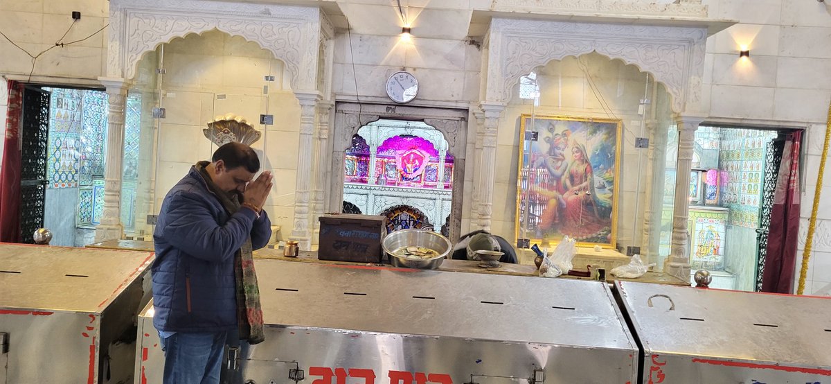 DevKasanaInc's tweet photo. प्रदेश कांग्रेस कमेटी में महासचिव बनने पर प्रथम बार श्री देवनारायण भगवान (जोधपुरिया) के दर्शन कर आशीर्वाद प्राप्त किया एवं प्रदेश में सुख शांति की कामना की। साथ ही मेरे विधानसभा क्षेत्र कोटपूतली के कीरतपुरा में बोरवेल मे फंसी मासूम बेटी की सकुशल वापसी की प्रार्थना की @SachinPilot https://t.co/9kQdH7DL5p