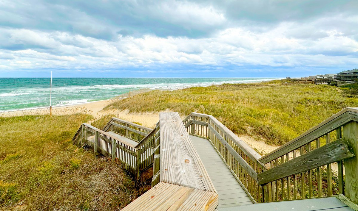 outerbanks's tweet photo. Well isn't this path inviting... 😊😍 
#obxlife #obx #outerbanks #beachdestination #newadventures https://t.co/bfFUdxZMvA