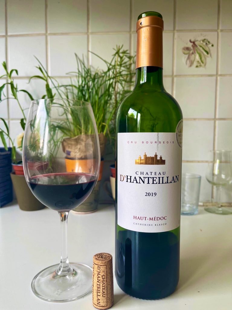 joukesp's tweet photo. #SaturdayLunch #QuickAndSimple #Meatballs #TomatoSauce #PotatoGratin
Let’s keep it quick &amp; simple on this last beautiful Saturday of ‘24!
Just baking fresh meatballs &amp; simmering them in tomato sauce (from freezer!). Served w leftover potato gratin.
Excellent Château Hanteillan! https://t.co/3taemg3PZI