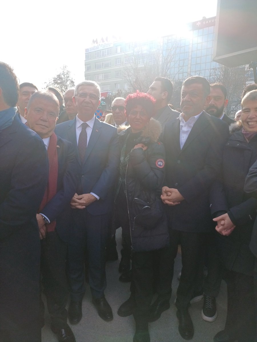 gonulborann's tweet photo. #EmekliVeEmekçiTandoğanda ndan;
Geçinemiyoruz,
İtiraz ediyoruz,
Haklarımızı istiyoruz dedik.
@EmedFederasyonu https://t.co/GeRBS40nsW
