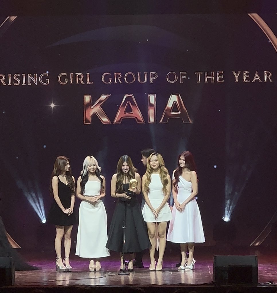 GUYS NAIIYAK AKO DESERVE NIYO TO #KAIA 😭