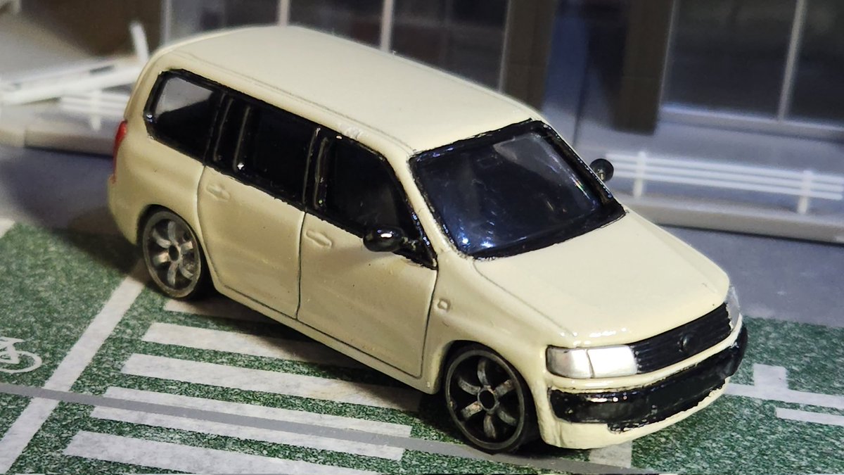 NVisro96779's tweet photo. TOYOTA PROBOX
ジャンク で購入した プロボックス を改造!
元は トランク がありませんでしたが
プラ板 と パテ で作成!
ホイール、サイドミラー も自作し蘇りました^-^
これでまた 残業 しても平気ですね(笑)

#トミカ #トミカ改造 #残業ミッドナイト #トヨタ #プロボックス #悪魔のZ #日産 https://t.co/uZzKPga62r