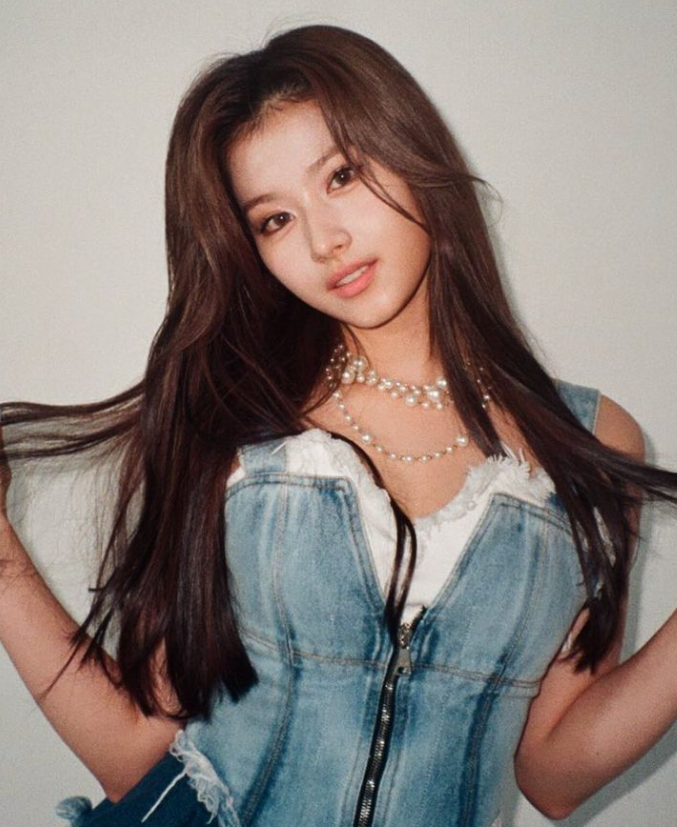AboutMusicYT's tweet photo. Happy 28th birthday to the amazing Sana of TWICE! https://t.co/msa5q9eCST