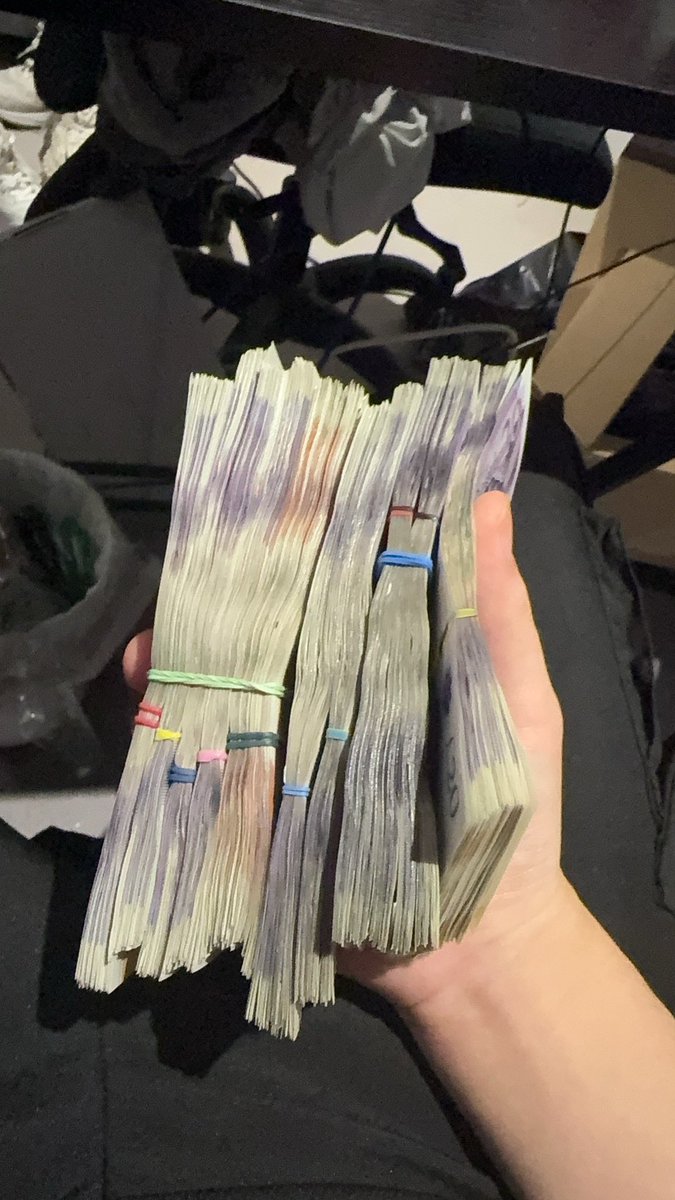 lzh6819's tweet photo. 嘻嘻 https://t.co/xQGeiQhdIE