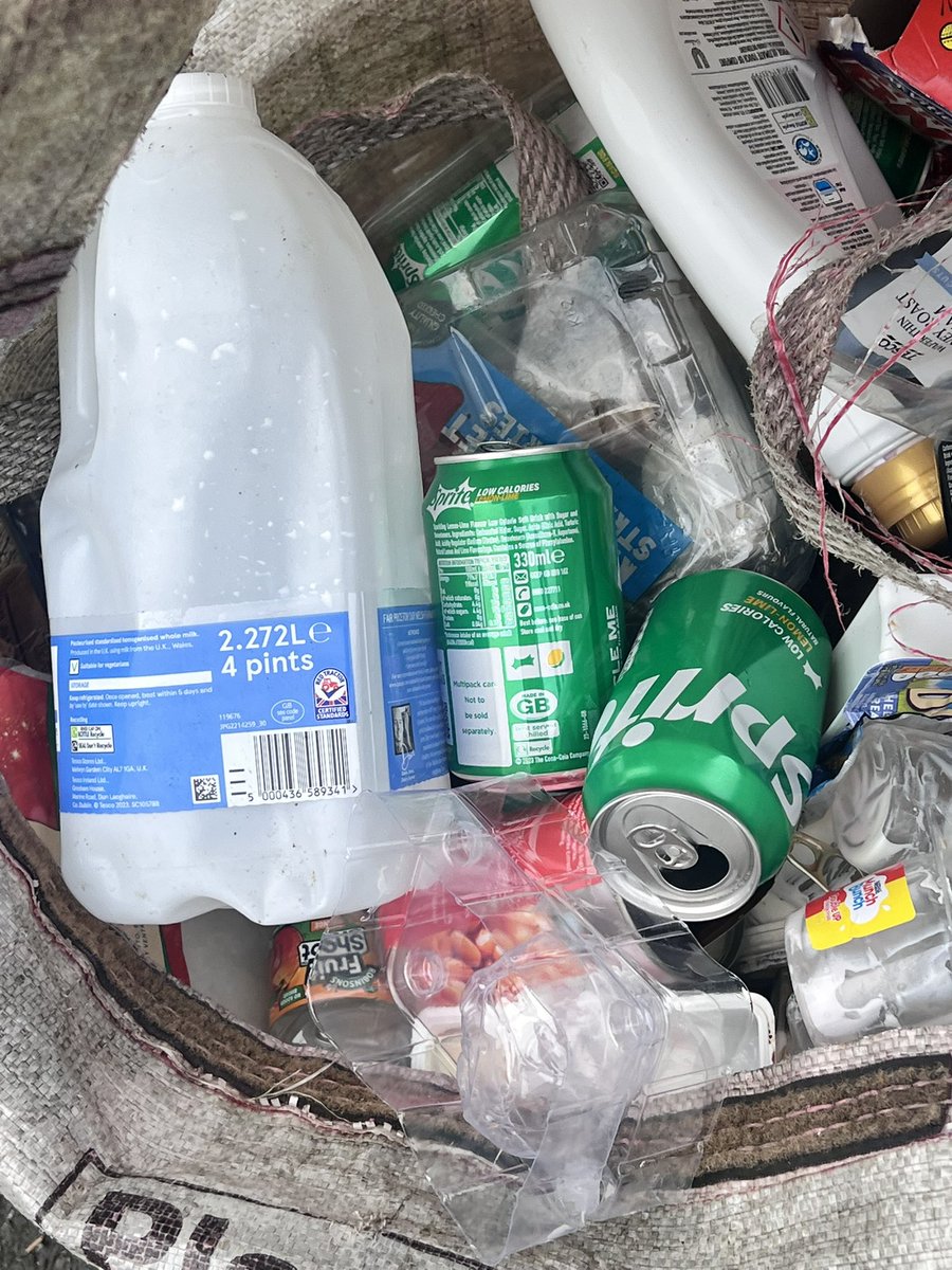 bexyemz's tweet photo. Well done @NewportCouncil emptied glass and cardboard recycling but left the rest! Pay a fortune in council tax for a half a service!!!   🤬🤬🤬 https://t.co/PcF2DbjhDx