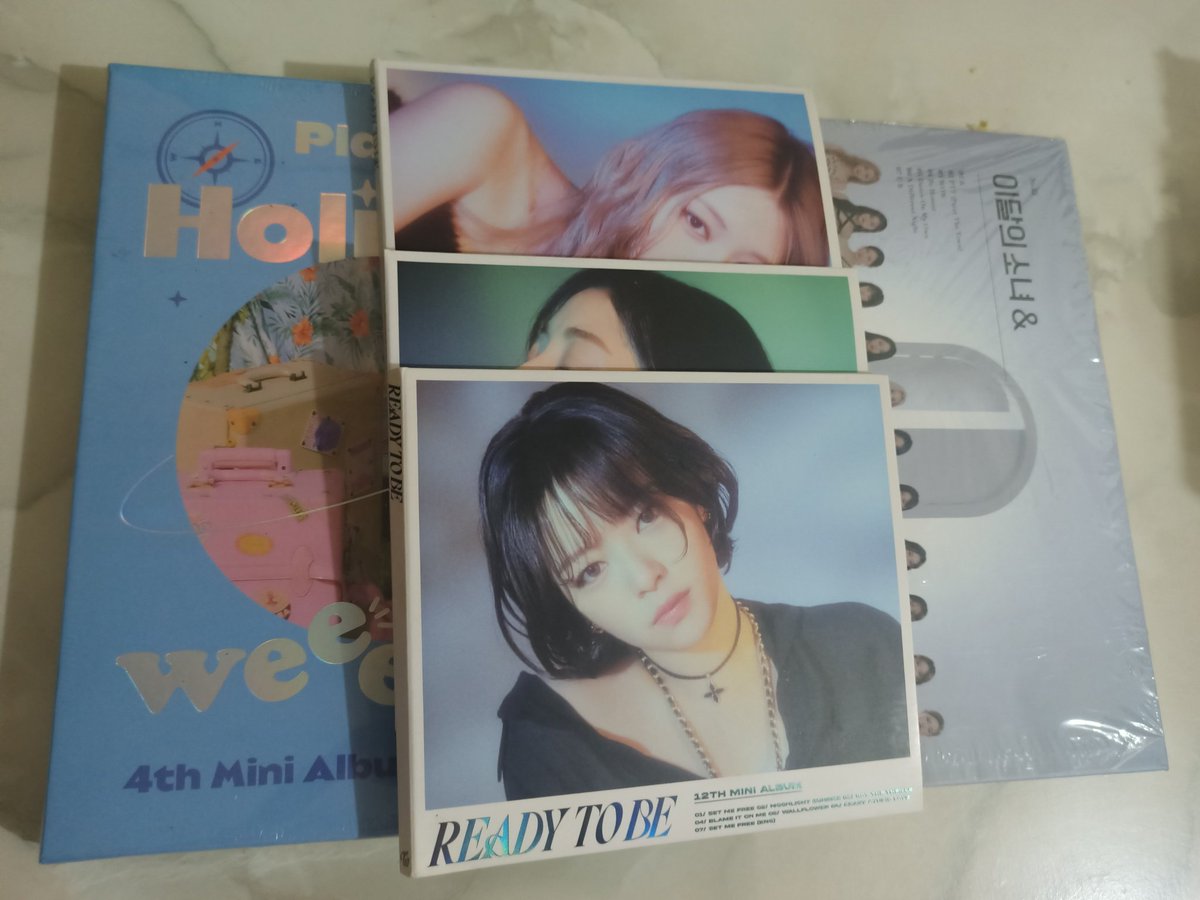 See you tomorrow 

Pandas
Insomnia
Daileee
Once
Orbits

Just go to the Apink Ph booth and show this tweet and have an official merch as a gift 😊

photocard, POB, unsealed album, sealed album and official merch from Korea and Japan . Until supplies last 

maleta ata dadalhin ko
