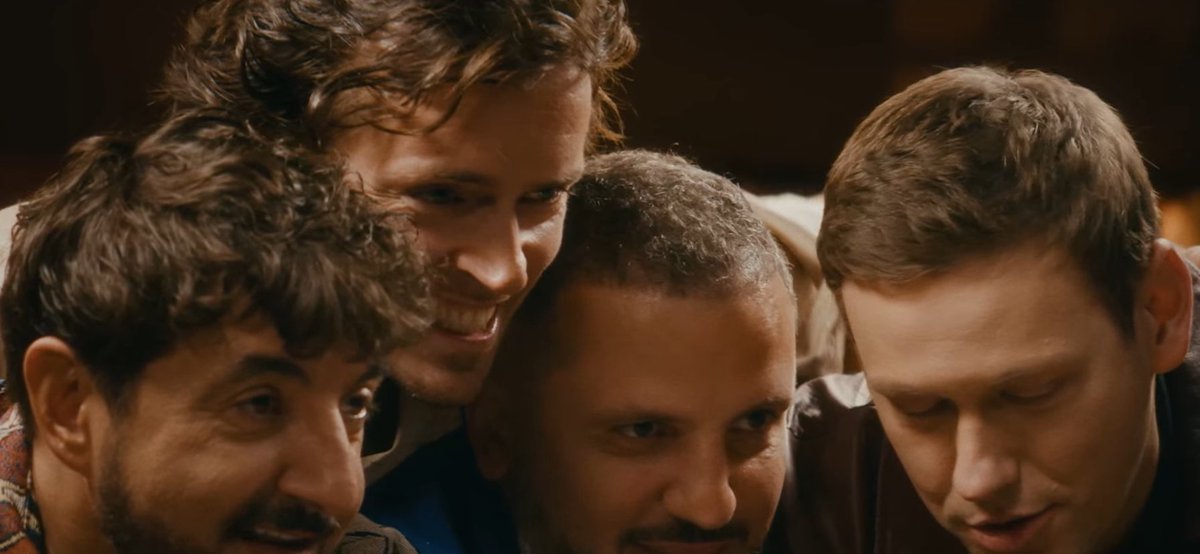 «во-первых, пацаны, очень приятно выиграть»

на то, как арсений рад победе и поддержке ребят, тоже очень приятно смотреть🥹