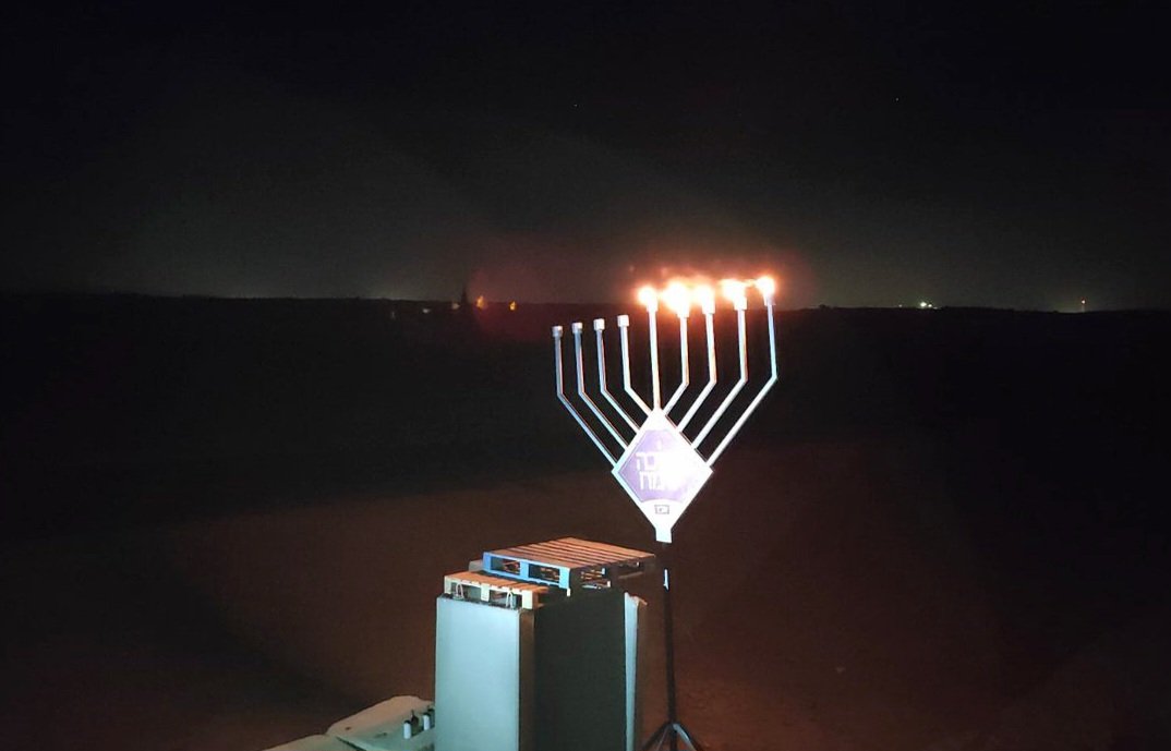 HuntersOfNazis's tweet photo. Banishing Gaza's darkness with radiant Jewish light! 🕎🔥

Happy Hanukkah! 🇮🇱 https://t.co/Kipyt6pX3k