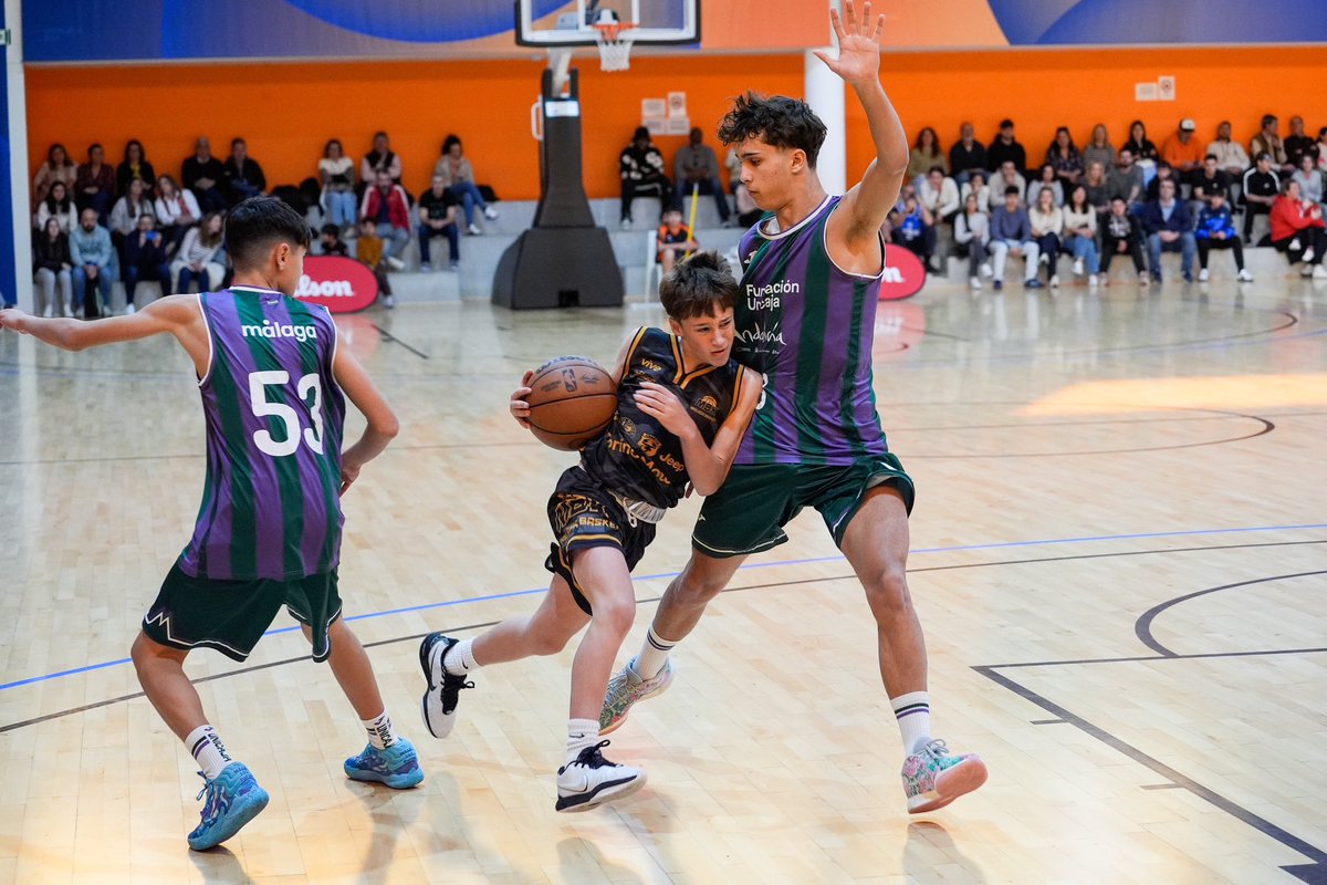 TheEmbassy (@theembassytch) on Twitter photo 🥉 ¡Ya tenemos terceros clasificados!
Las medallas de bronce se van para <a href="/unicajaCB/">UnicajaCB</a>, que se deshizo con muchos apuros de <a href="/clubmbk/">Club Málaga Basket</a>, y para <a href="/cbsalliver/">SALLIVER FUENGIROLA</a> , que ganó la partida a CB Santafe.
¡Enhorabuena!
📸 <a href="/raisapozo_/">Raisa</a>
@aytofuengirola 🥉 ¡Ya tenemos terceros clasificados!
Las medallas de bronce se van para <a href="/unicajaCB/">UnicajaCB</a>, que se deshizo con muchos apuros de <a href="/clubmbk/">Club Málaga Basket</a>, y para <a href="/cbsalliver/">SALLIVER FUENGIROLA</a> , que ganó la partida a CB Santafe.
¡Enhorabuena!
📸 <a href="/raisapozo_/">Raisa</a>
@aytofuengirola