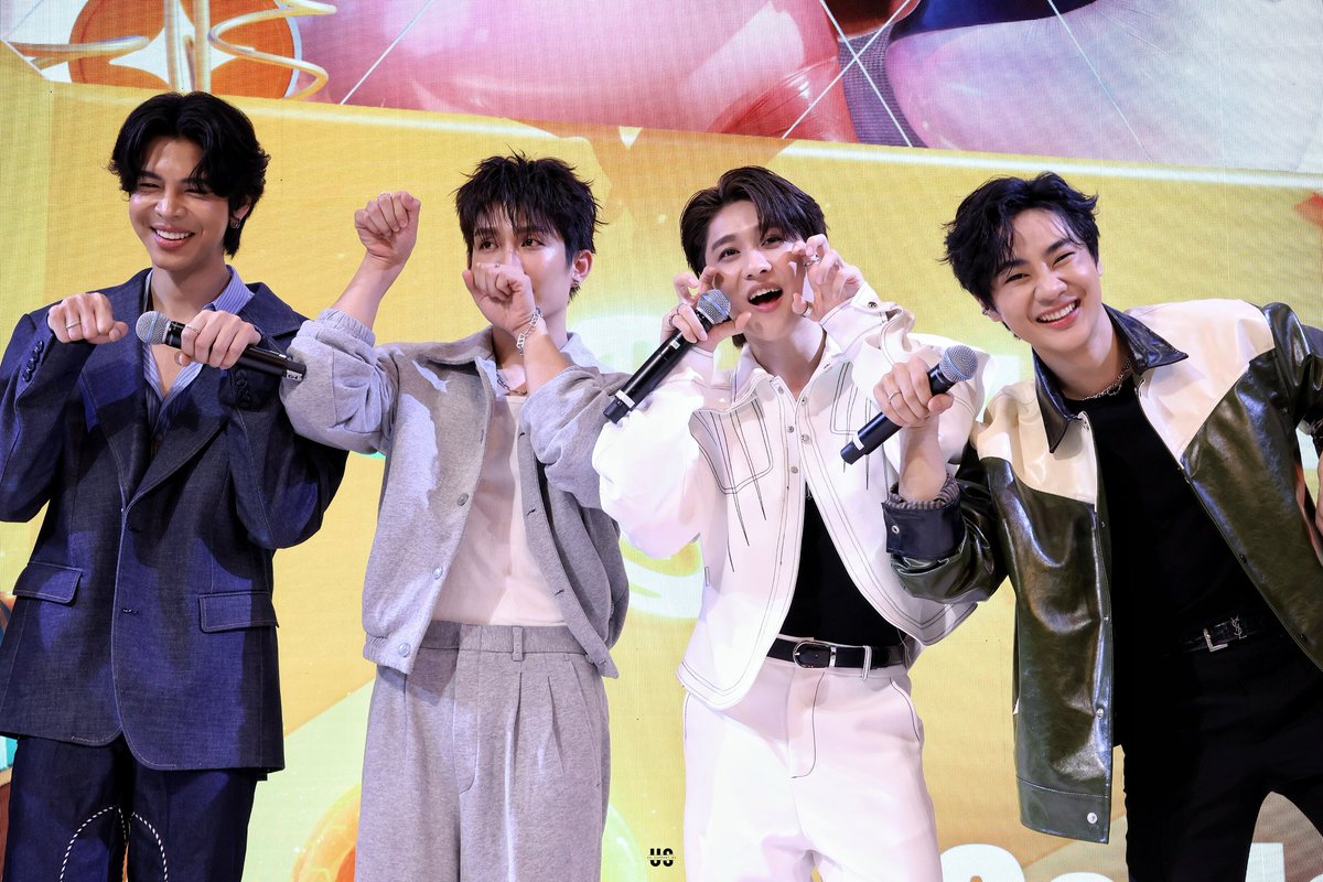 us_support_us's tweet photo. โดนทำโทษแบบใด ให้น่ารักขนาดนี้ 🤣

@usnttr @ta_nannakun
@basvpr_ @JobbyNoo

#GoldenSpatulaxJobBasTaUs
#GoldenSpatulaIsHere
#usnttr
#ta_nannakun 
#Basvpr
#NooJobby https://t.co/stfY1uzcMP