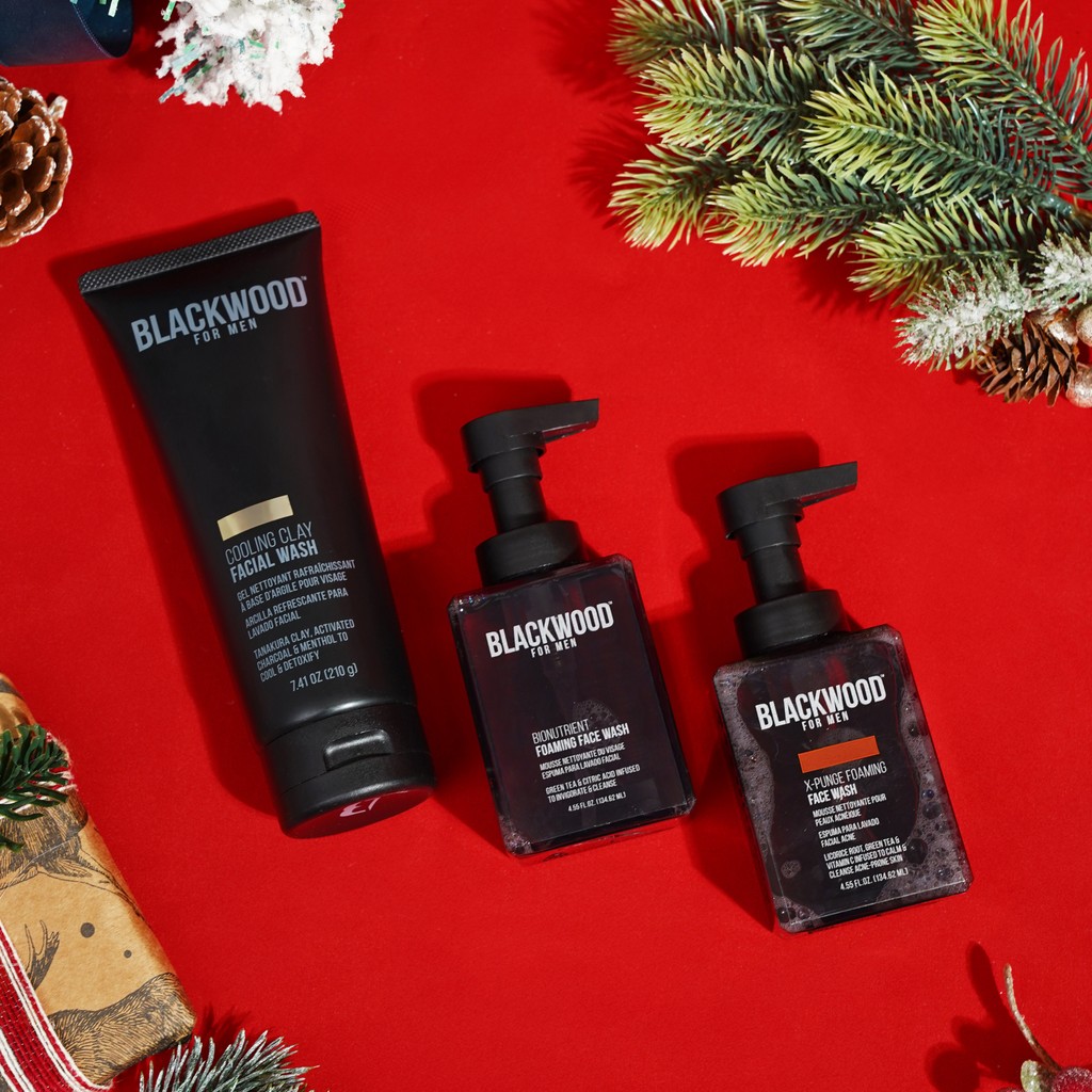 Blackwoodformen's tweet image. Get ready to face the new year with naturally better skin ✨ Our face washes are packed with #BotanicalBoosts that actually help to repair damage &amp;amp; defend against wrinkles while they do the dirty work of deep cleaning your pores 🛠️