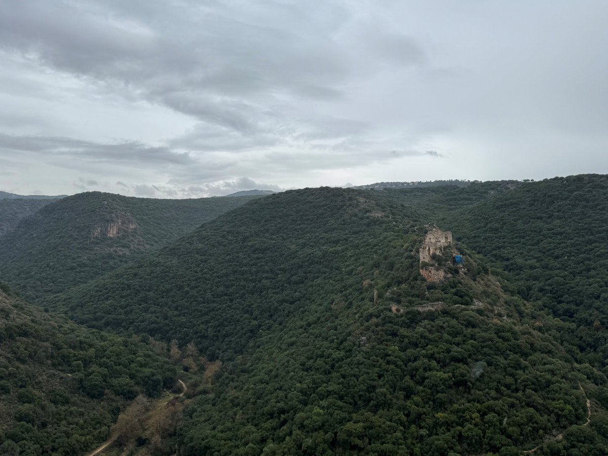 SwissAmbIL's tweet photo. Exploring the land &amp; its history 13 (on a cold &amp; rainy day): #Montfort (#Starkenberg) Crusader Castle in the Upper #Galilee: a key stronghold of the Teutonic Order (Deutscher Orden/#Deutschritterorden) in the Kingdom of Jerusalem - in use from 1230 to 1271. https://t.co/0QPhYuHmZ2
