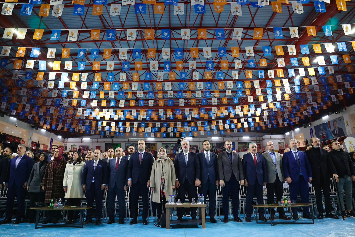 suleymansoylu's tweet photo. AK Parti Güngören İlçe Teşkilatımızın 8. Olağan Kongresi bugün gerçekleştirildi. Yeniden İlçe Başkanı seçilen Sayın @dvrnyalcinkaya ve heyetini tebrik ediyor, Güngörenimiz için hayırlı ve uğurlu olmasını diliyorum. Cenab-ı Allah yardımcıları olsun https://t.co/JYZGtzRdte